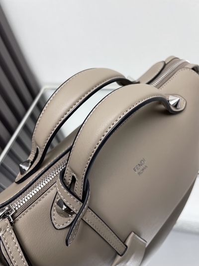 フェンディバッグ素材ディテール